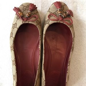 Gucci flat shoes